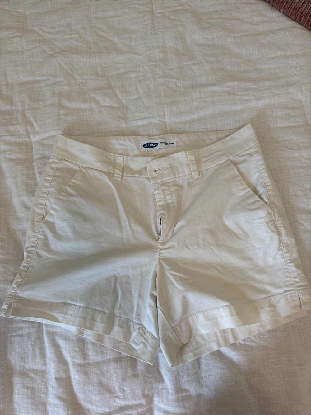 Old Navy White Women's Chino  Shorts